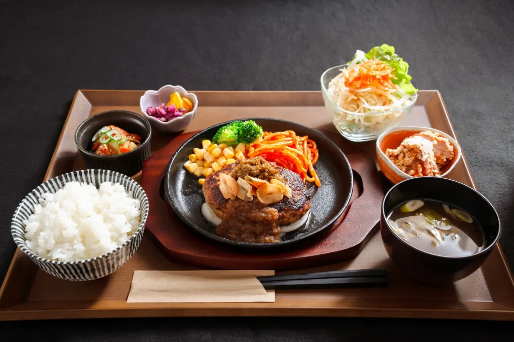 ハンバーグ定食 200g